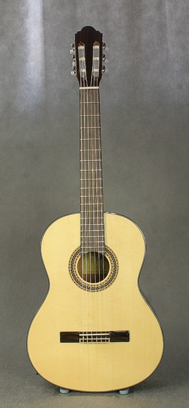 INES C-26S - instrumenty gitary klasyczne